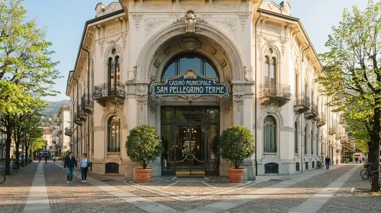 Veduta frontale dell'ingresso principale del Casinò di Sanremo con l'insegna storica